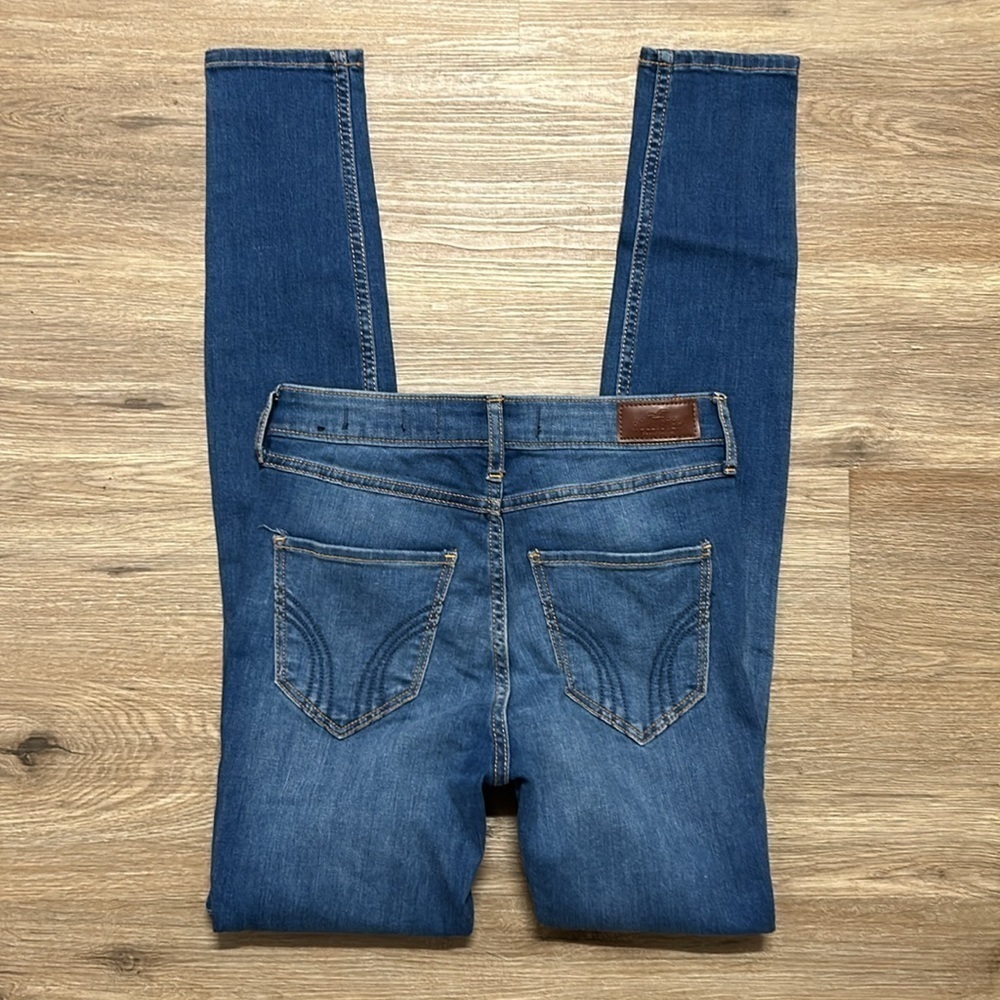 HOLLISTER High-Rise Skinny Jeans - Picture 8 of 9